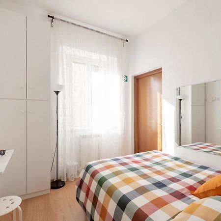 Central Little Basic Apartment Рим Екстер'єр фото