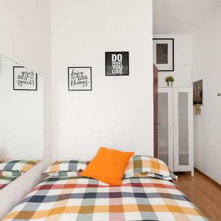 Central Little Basic Apartment Рим Екстер'єр фото