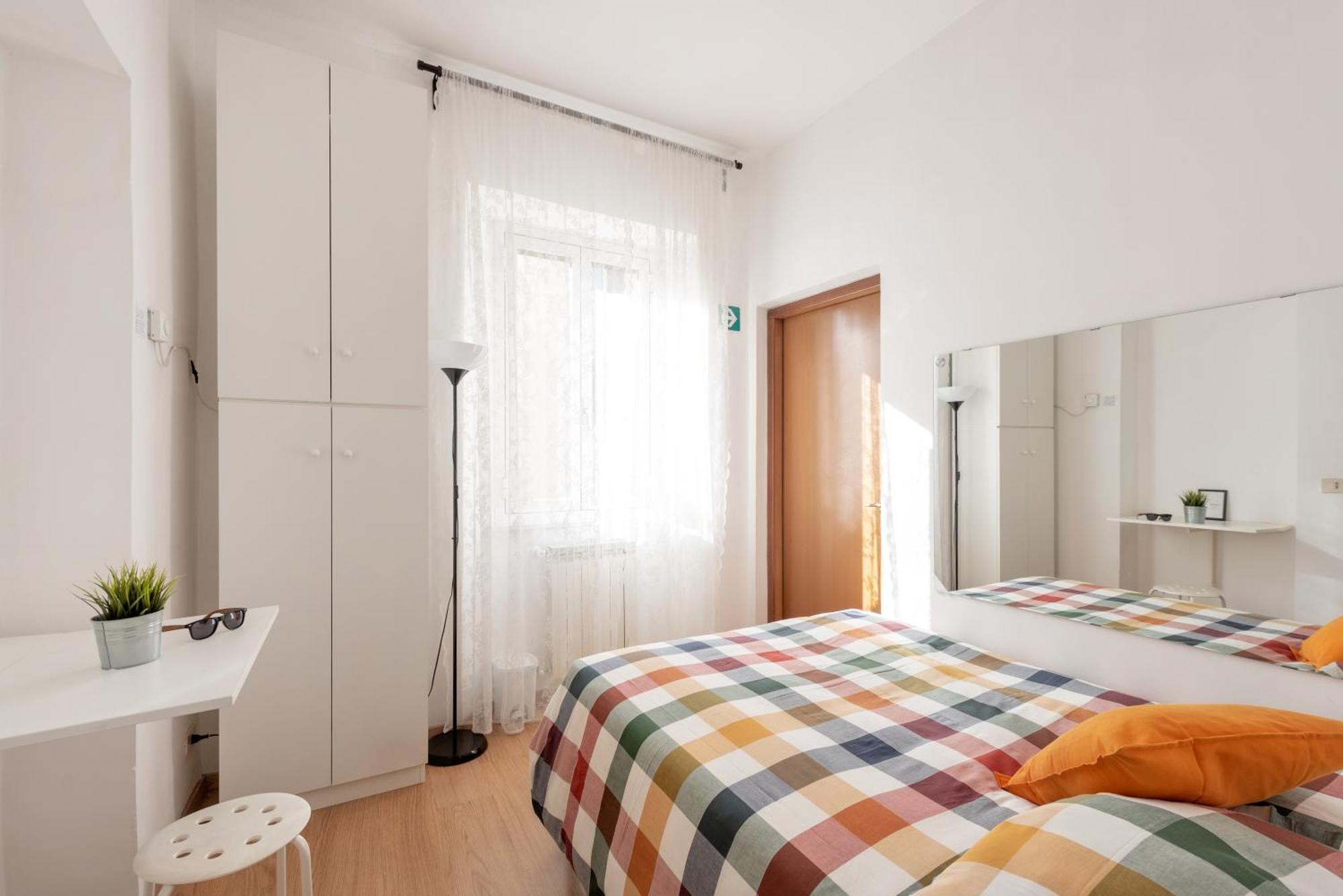 Central Little Basic Apartment Рим Екстер'єр фото