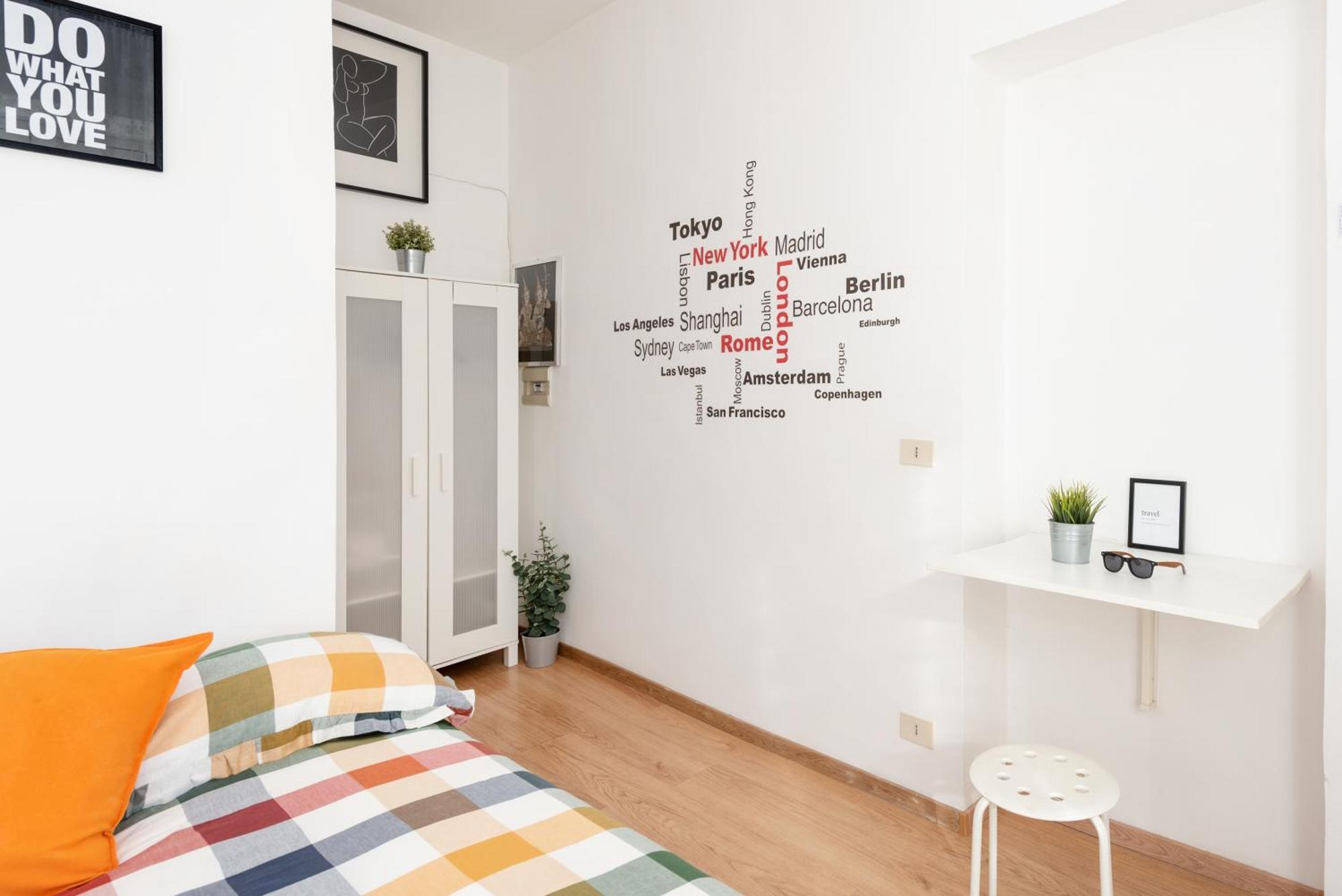 Central Little Basic Apartment Рим Екстер'єр фото