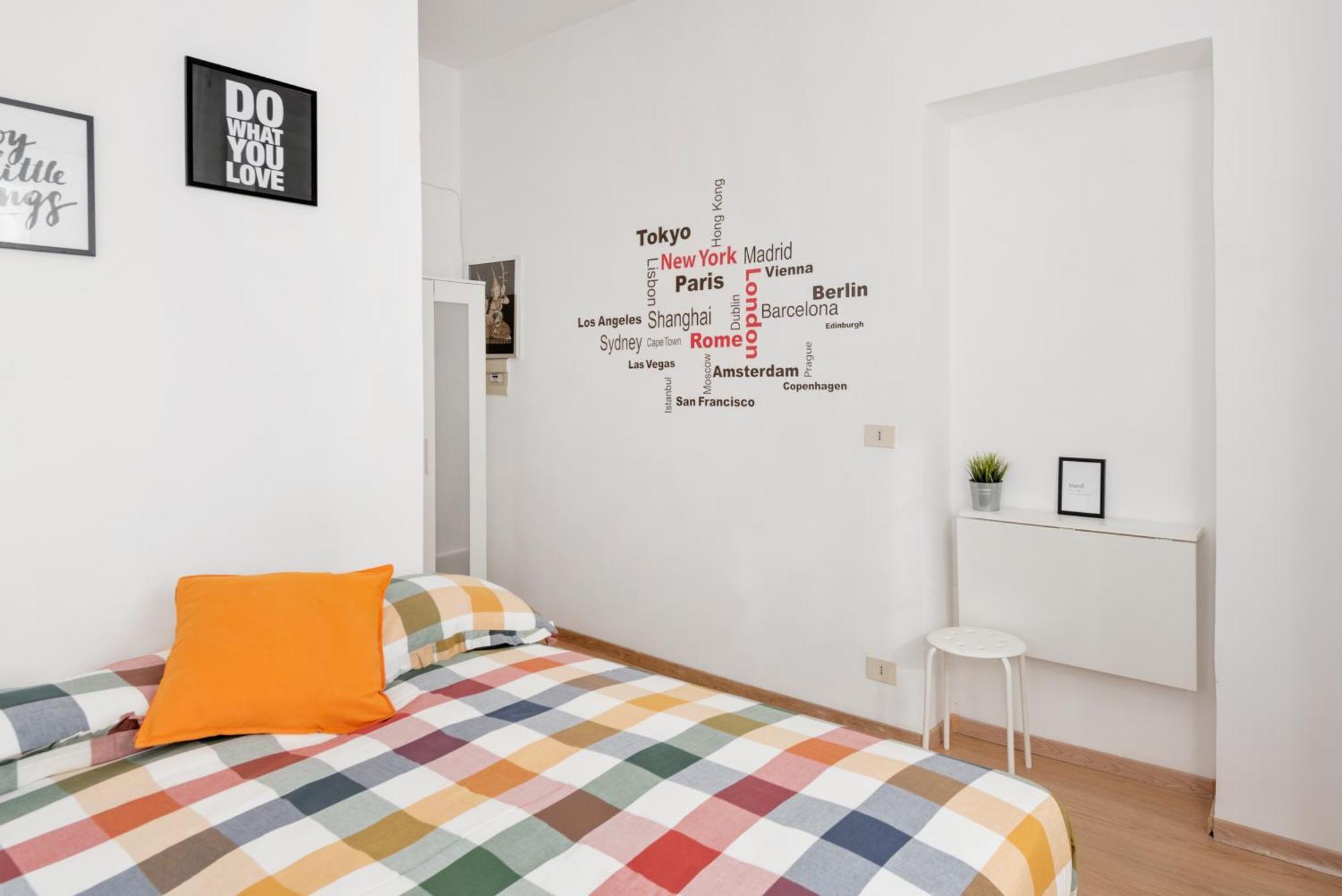 Central Little Basic Apartment Рим Екстер'єр фото
